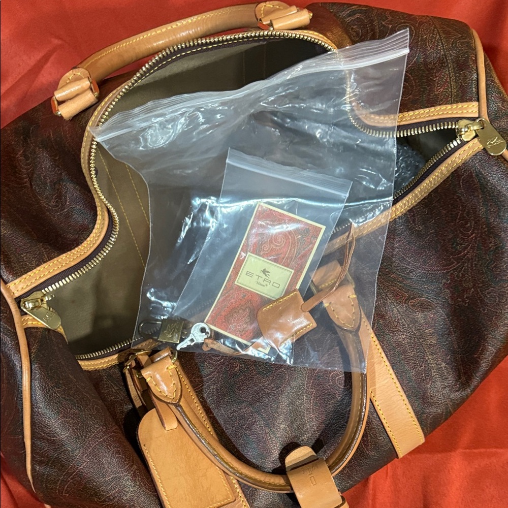 Elegant Brown Etro Paisley Duffel Bag - Picture 6 of 8